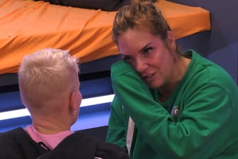 "Promi Big Brother": Danni Büchner schüttet Melanie Müller ihr Herz aus.