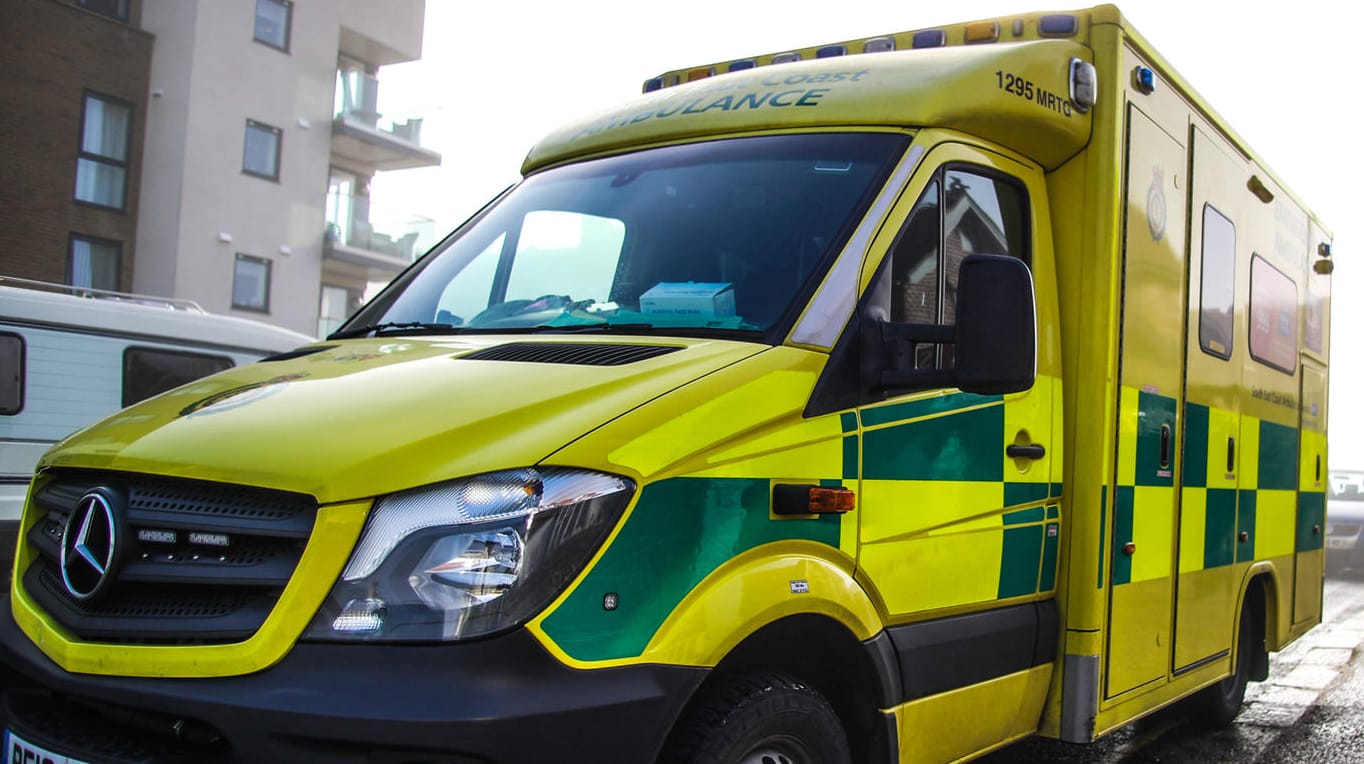 Krankenwagen in Großbritannien: May und John Cropley waren 50 Jahre lang verheiratet und starben kurz hintereinander. (Symbolfoto)