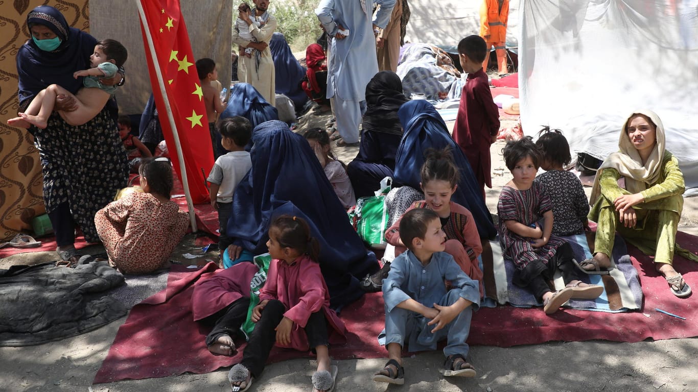 Geflüchtete Familien aus den nördlichen Provinzen Afghanistans: Die EU befürchtet, dass es zu einem Bürgerkrieg kommen könnte.