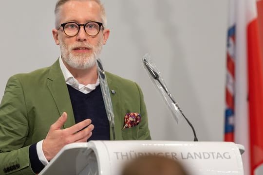 Benjamin-Immanuel Hoff (Linke) spricht im Landtag