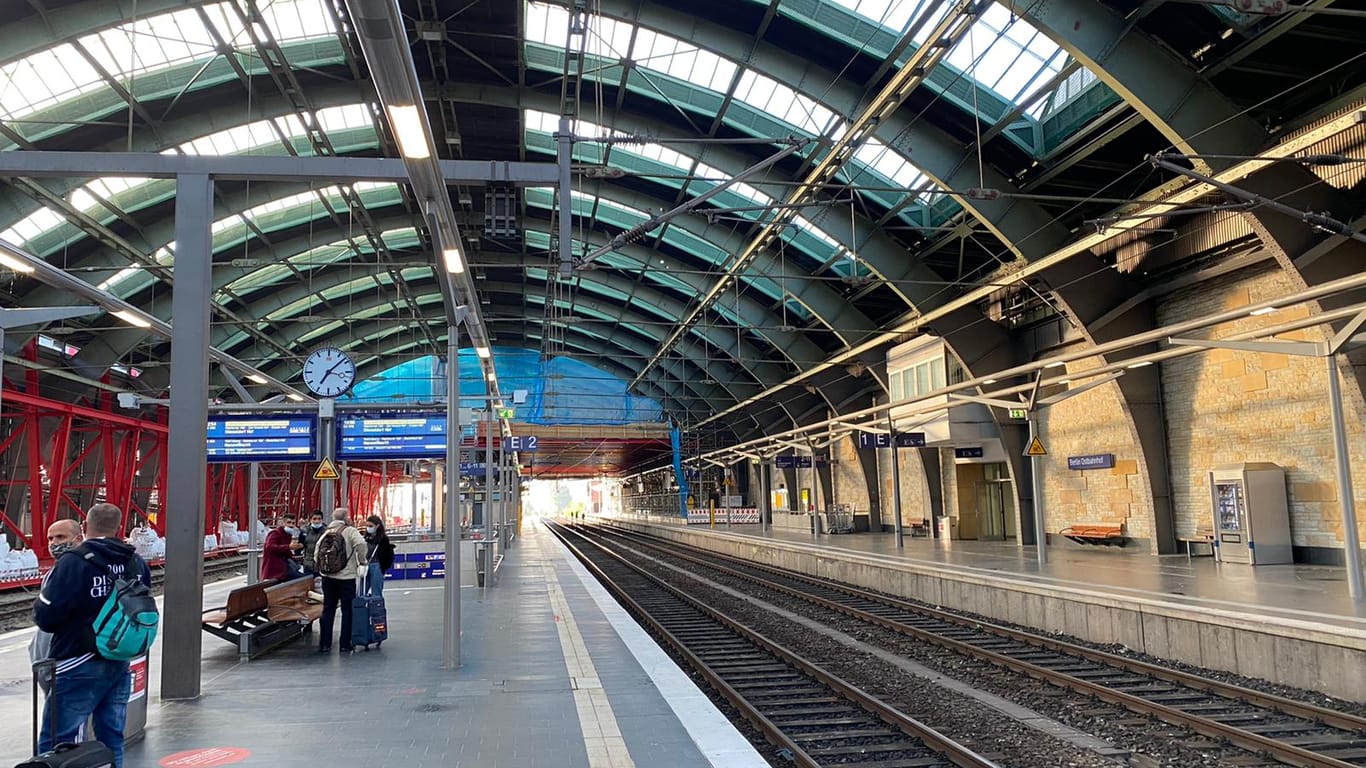 Kaum Andrang: Am Berliner Ostbahnhof fanden sich wegen GDL-Streiks kaum Reisende ein.