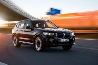 BMW verpasst dem elektrischen iX3 ein Update.