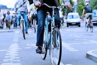 Fahrradverkehr: Der Allgemeine Deutsche Fahrrad-Club (ADFC) hält grundlegende Veränderungen für nötig, damit Deutschland ein "Fahrradland" wird.