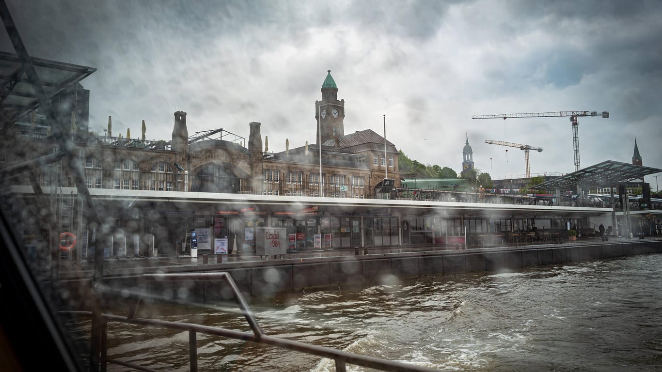 Regen in Hamburg (Symbolbild): Die Stadt ist entgegen aller Vorurteile nicht die regenreichste Stadt.