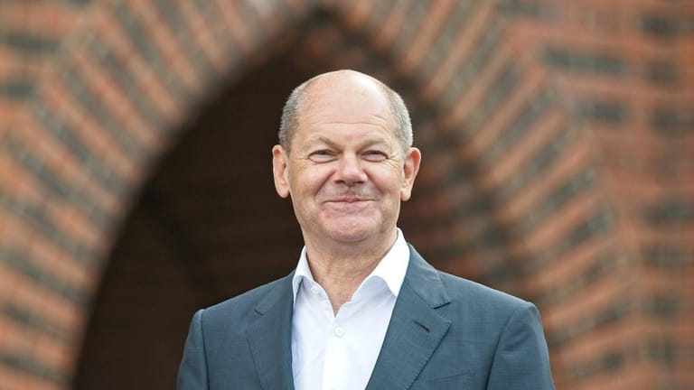 Der Kanzlerkandidat im Portrait: Olaf Scholz wurde im Juni 1958 in Osnabrück geboren, aufgewachsen ist er in Hamburg. 1978 begann er, Rechtswissenschaft an der Universität Hamburg zu studieren.