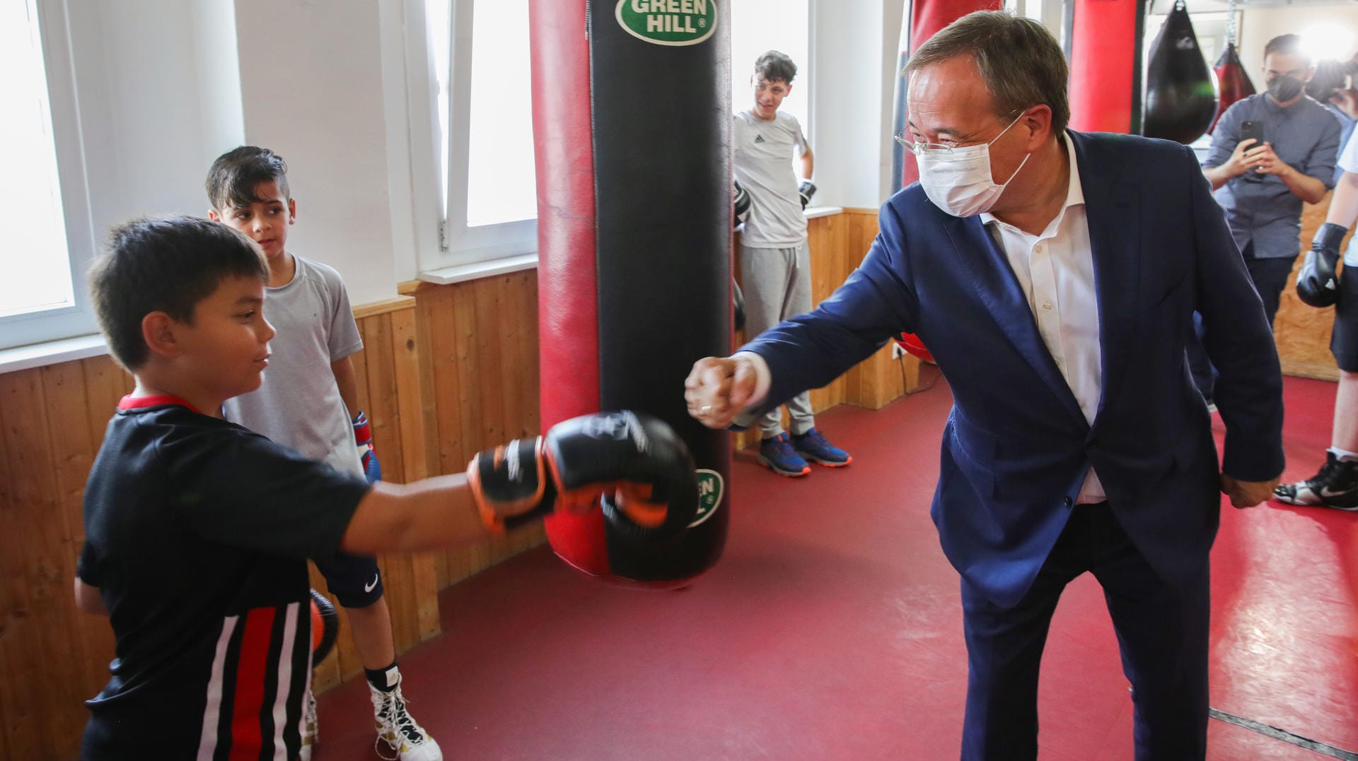 Laschet gab sich zum Auftakt seiner Wahlkampftour kämpferisch.