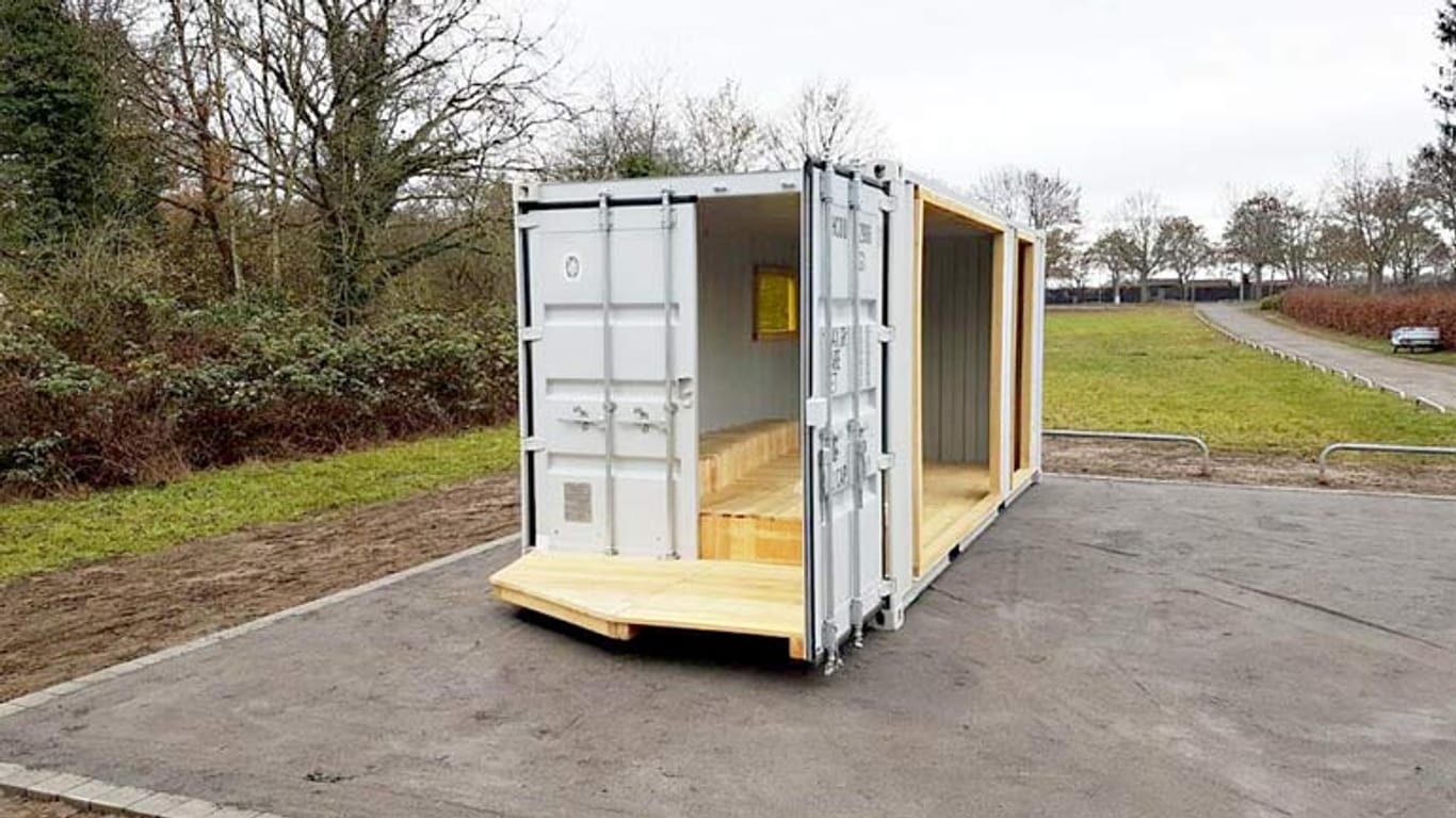 Ein ausgebauter Container bietet als "Chill Box" einen Treffpunkt für junge Leute in Karlsruhe: München will sich an dem Modell orientieren.