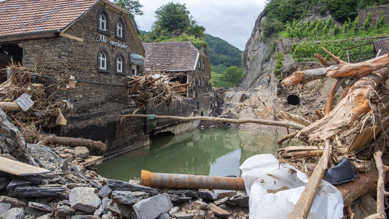 Zerstörung im Landkreis Ahrweiler in Rheinland-Pfalz: Viele der Bewohner, die die Flutkatastrophe miterlebt haben, sind traumatisiert.
