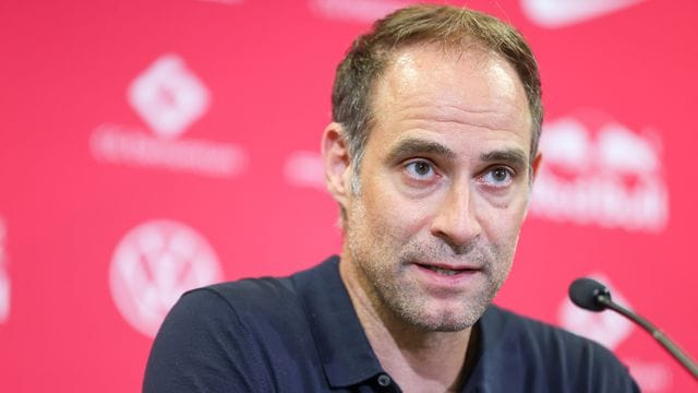 Oliver Mintzlaff verlängerte seinen Vertrag als Vorstandschef bei RB Leipzig. Oliver Mintzlaff verlängerte seinen Vertrag als Vorstandschef bei RB Leipzig.