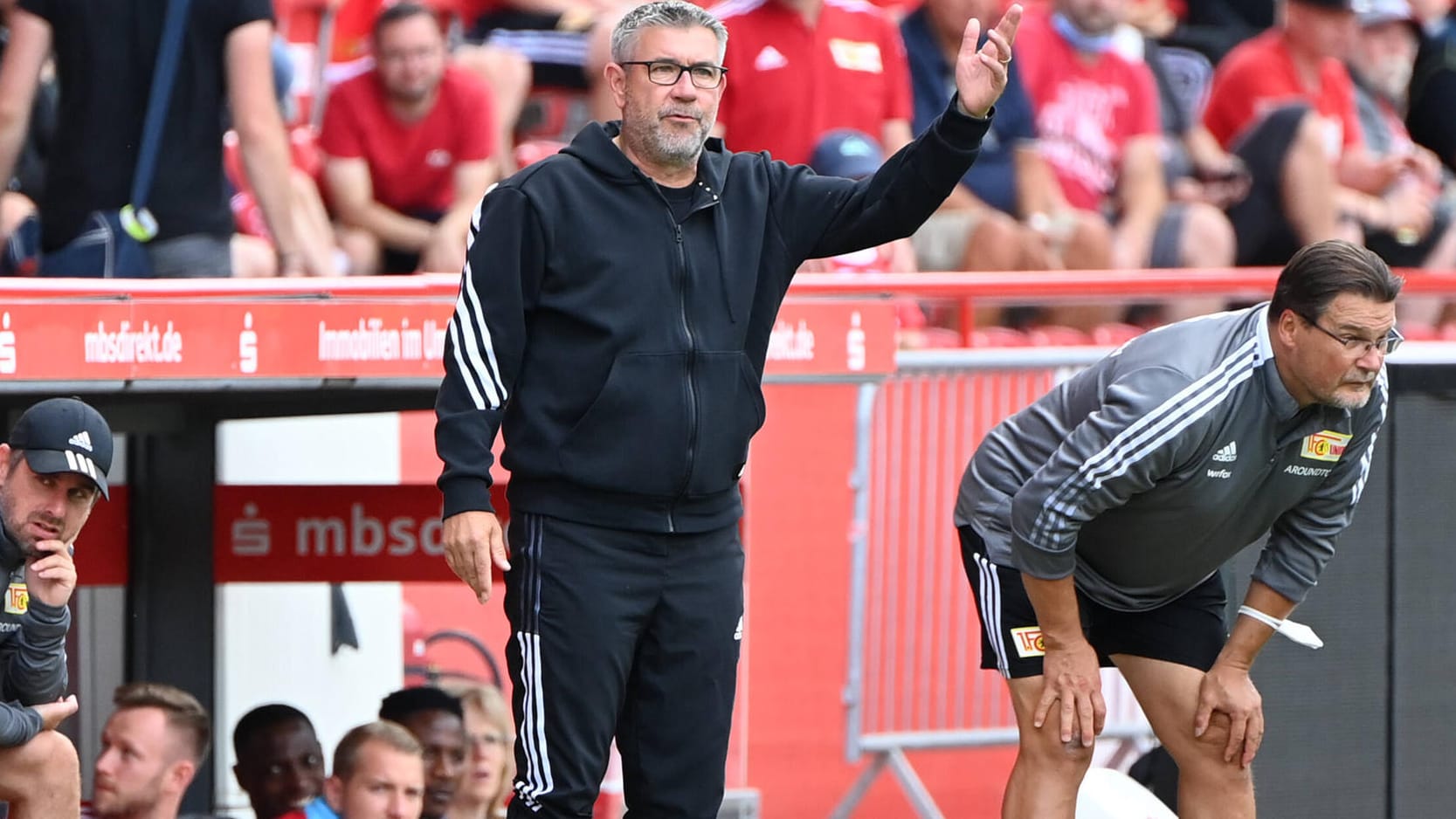 Den nächsten Gegner im Blick: Union-Trainer Urs Fischer.