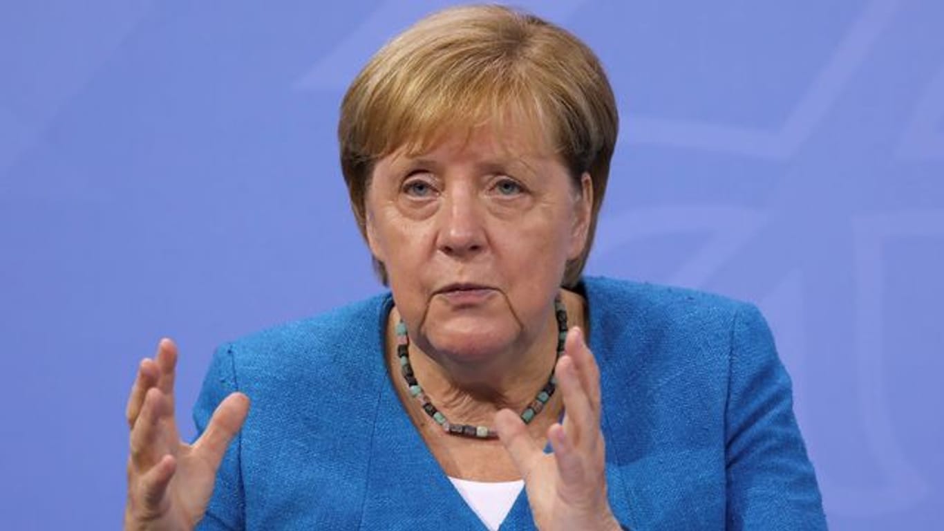 Angela Merkel (CDU) spricht auf einer Pressekonferenz