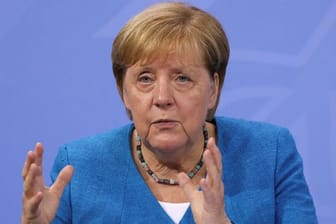 Angela Merkel (CDU) spricht auf einer Pressekonferenz