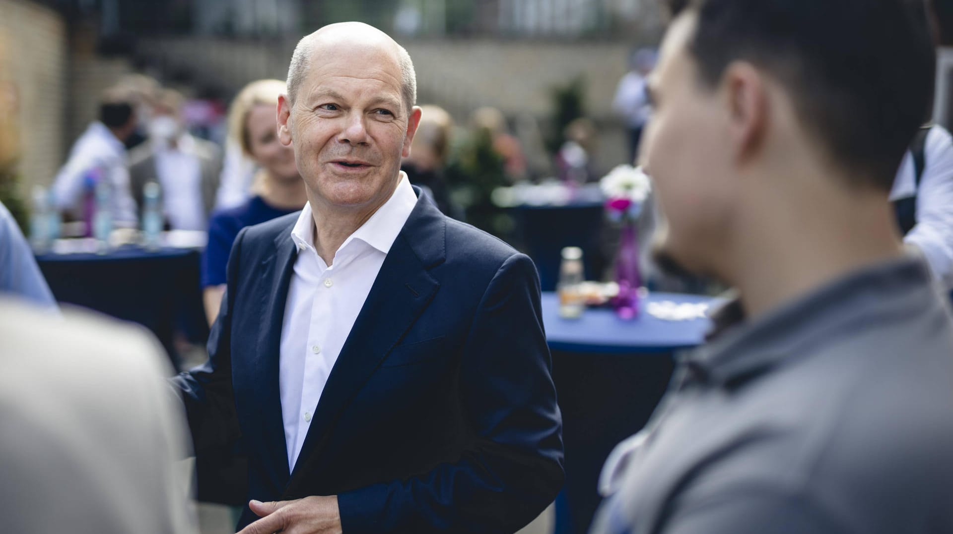 SPD-Kanzlerkandidat Olaf Scholz beim Besuch der Jugendberufsagentur in Hamburg-Harburg: Für ihn sieht es zur Zeit gut aus.