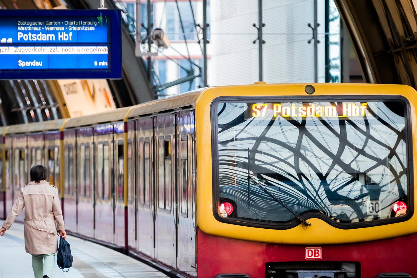 Eine S-Bahn am Berliner Hauptbahnhof: Der Lokführerstreik ist vorläufig beendet.