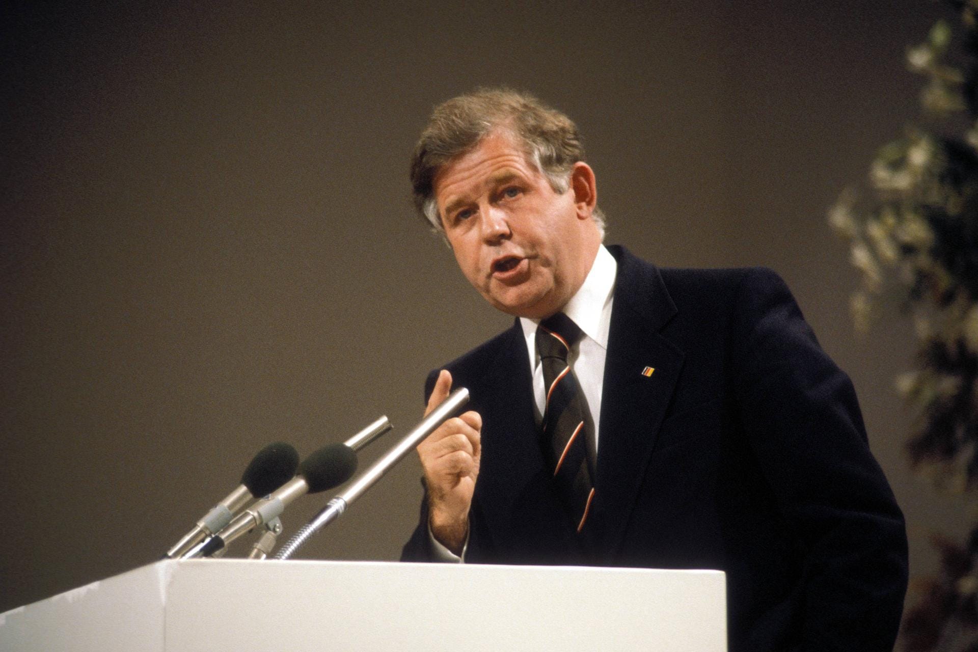 Kurt Biedenkopf im Jahr 1976: Von 1973 bis 1977 ist er auf Vorschlag Helmut Kohls als Generalsekretär der CDU tätig.
