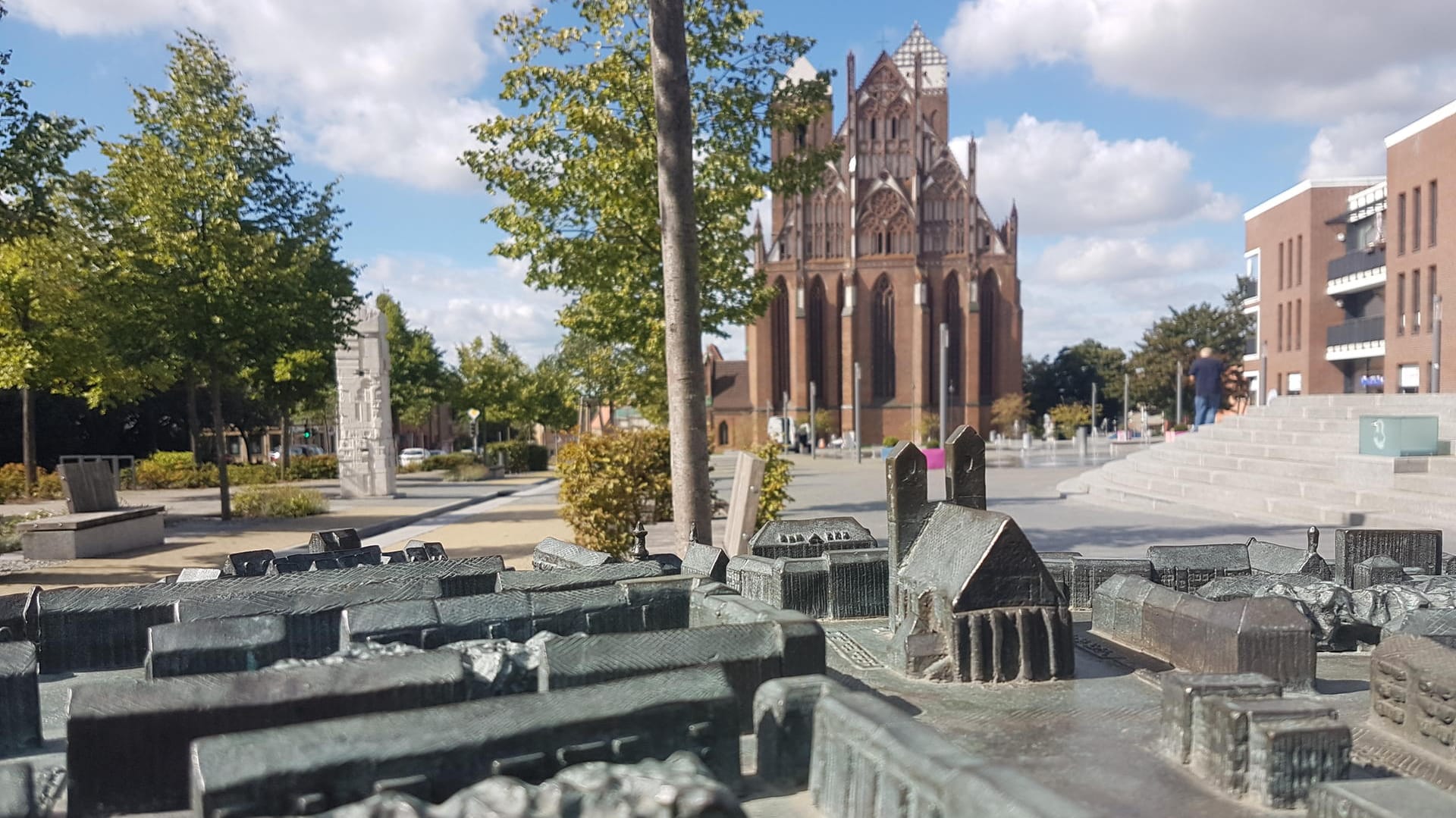 Der Marktberg von Prenzlau: Hier befinden sich ein Stadtmodell und die Marienkirche, die 2020 ihr mächtiges Kreuzrippengewölbe zurückbekam.