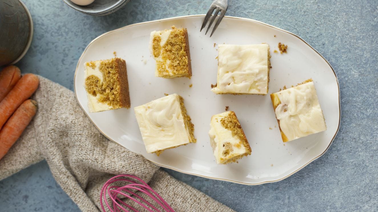 Das Highlight bei diesem Kuchen ist die "Kuhflecken"-Optik.