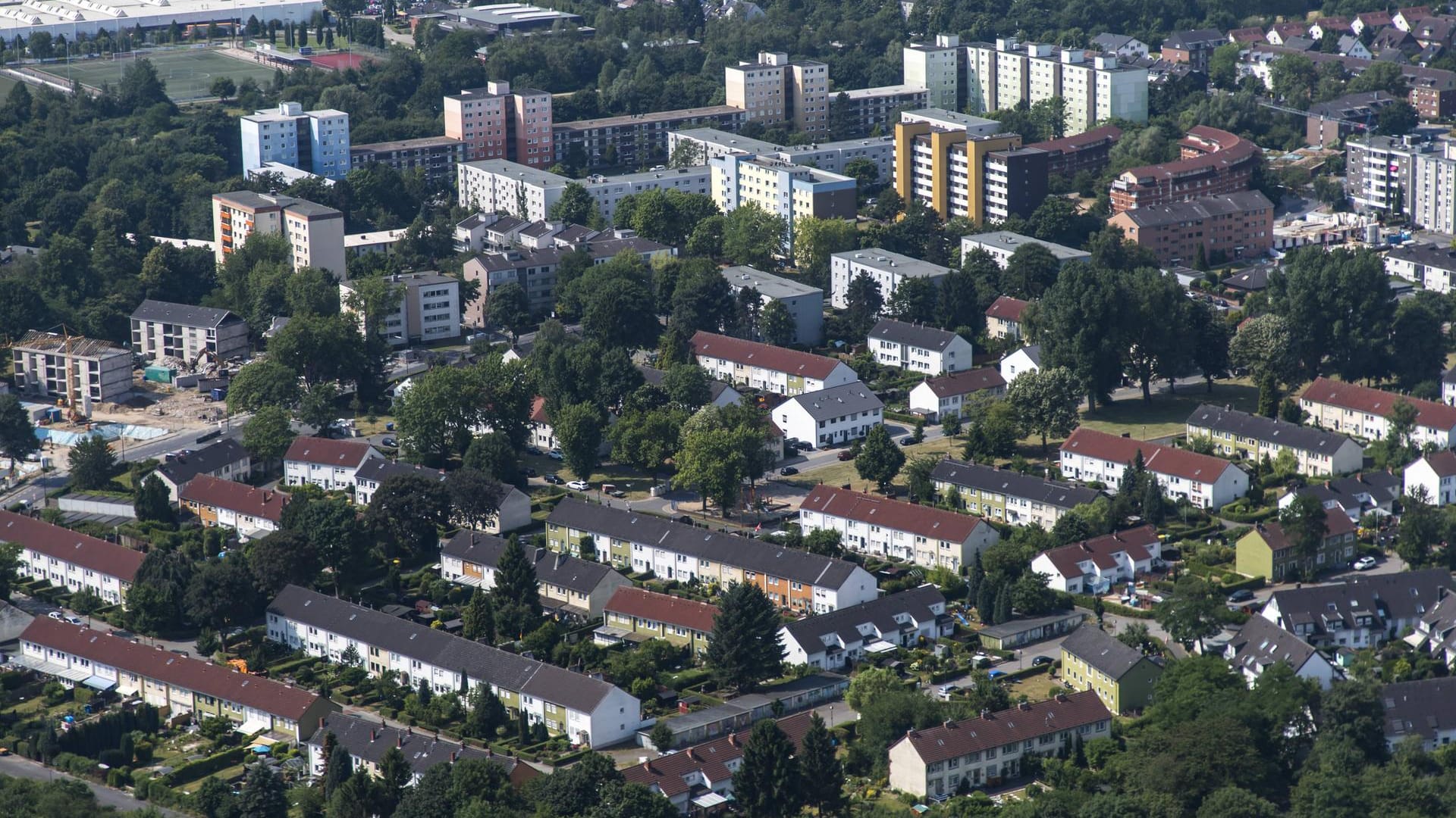 Düsseldorf der nördliche Stadtteil Lichtenbroich Wohngebiet *** Düsseldorf the northern area Lich Düsseldorf der nördliche Stadtteil Lichtenbroich Wohngebiet *** Düsseldorf the northern area Lich