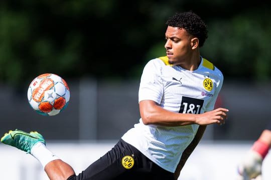 Großes Erbe: Beim BVB soll Donyell Malen den nach Manchester gewechselten Jadon Sancho ersetzen.