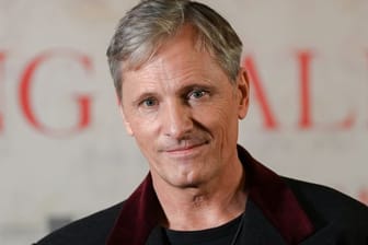 Der dänisch-US-amerikanische Schauspieler Viggo Mortensen kommt zur Deutschlandpremiere seines Films "Falling" in das Kino International.