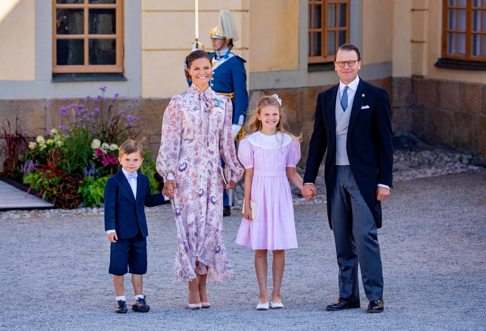 Kronprinzessin Victoria mit ihrem Ehemann Daniel und den beiden Kindern Oscar und Estelle