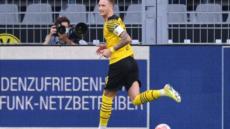Dortmunds Marco Reus läuft über den Platz