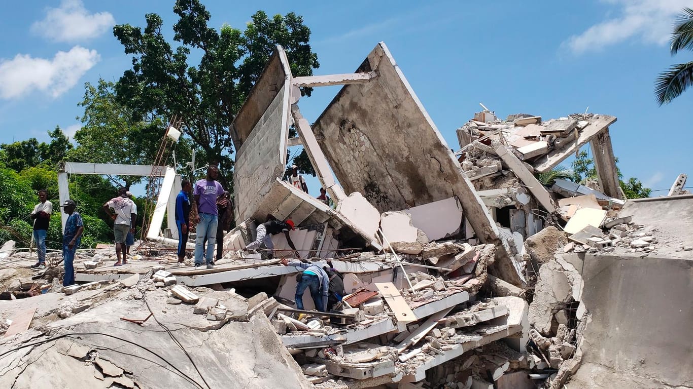 Eingestürztes Gebäude in Les Cayes: Das Epizentrum lag etwa 150 Kilometer westlich von Haitis Hauptstadt Port-au-Prince entfernt.