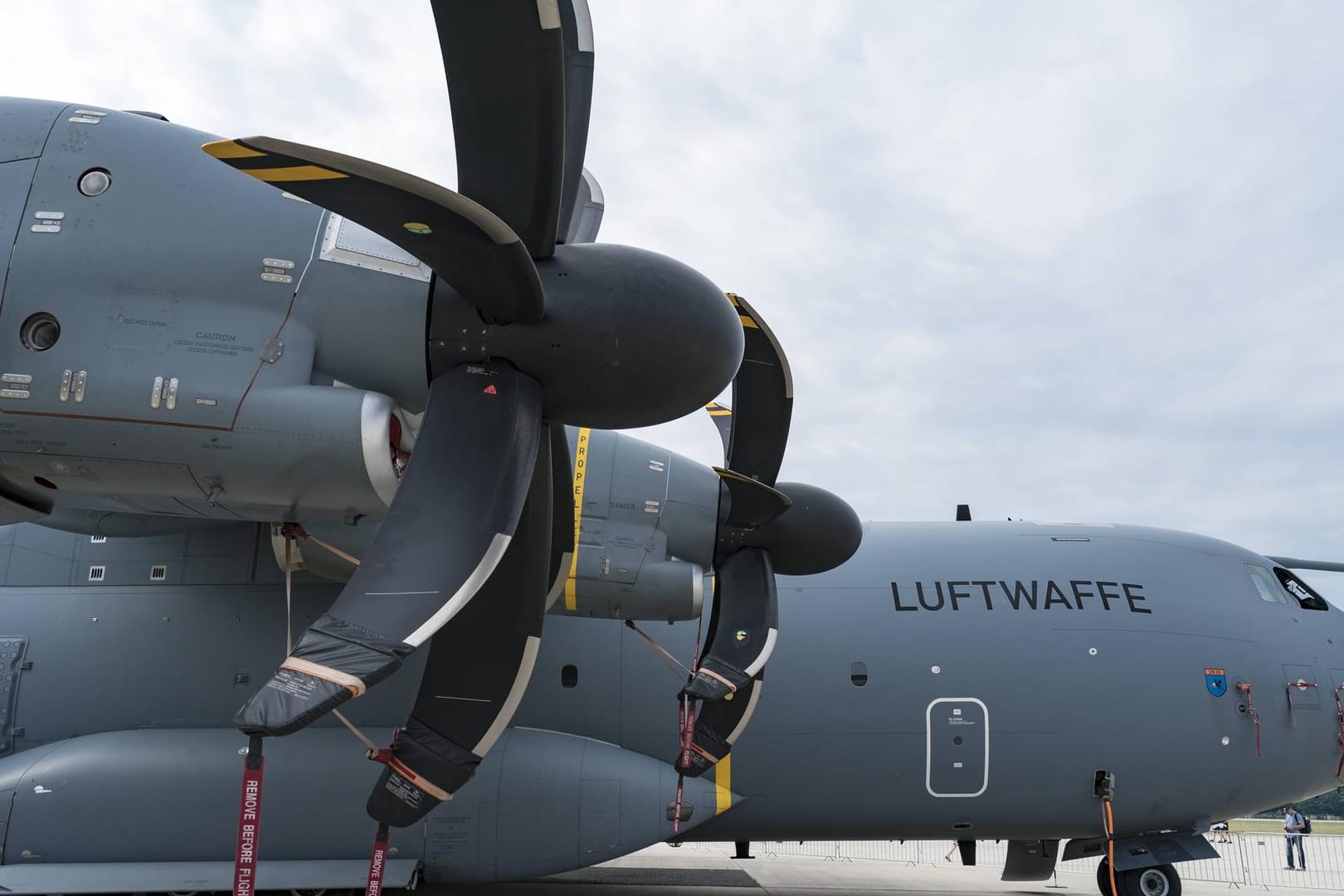 Eine A400 M Transportmaschine der Bundeswehr (Archivbild). Diese Flugzeuge sollen nach Kabul fliegen.