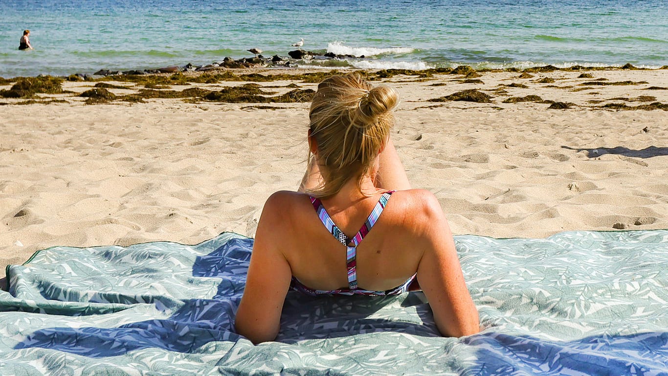 Sommerurlaub: Entspannen am Strand gelingt aktuell nicht jedem.