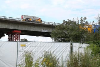 Salzbachtalbrücke in Wiesbaden: Im Oktober soll die Brücke gesprengt werden.