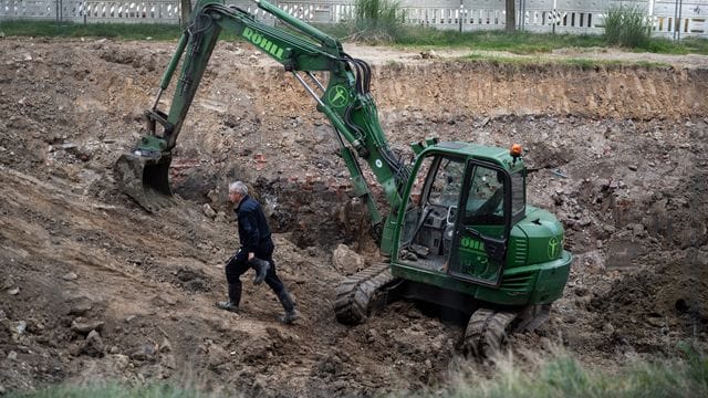Baugrube, in der eine Bombe gefunden wurde Baugrube, in der eine Bombe gefunden wurde