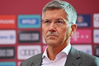Herbert Hainer: Der Präsident will den FC Bayern nicht verschulden, um mögliche Rekordtransfers zu realisieren.