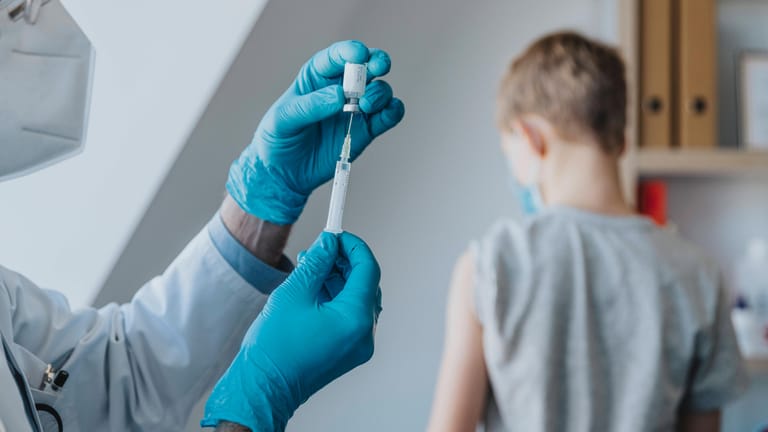 Covid-19-Impfung: Die Ständige Impfkommission hat Impfungen für 12- bis 17-Jährige empfohlen.