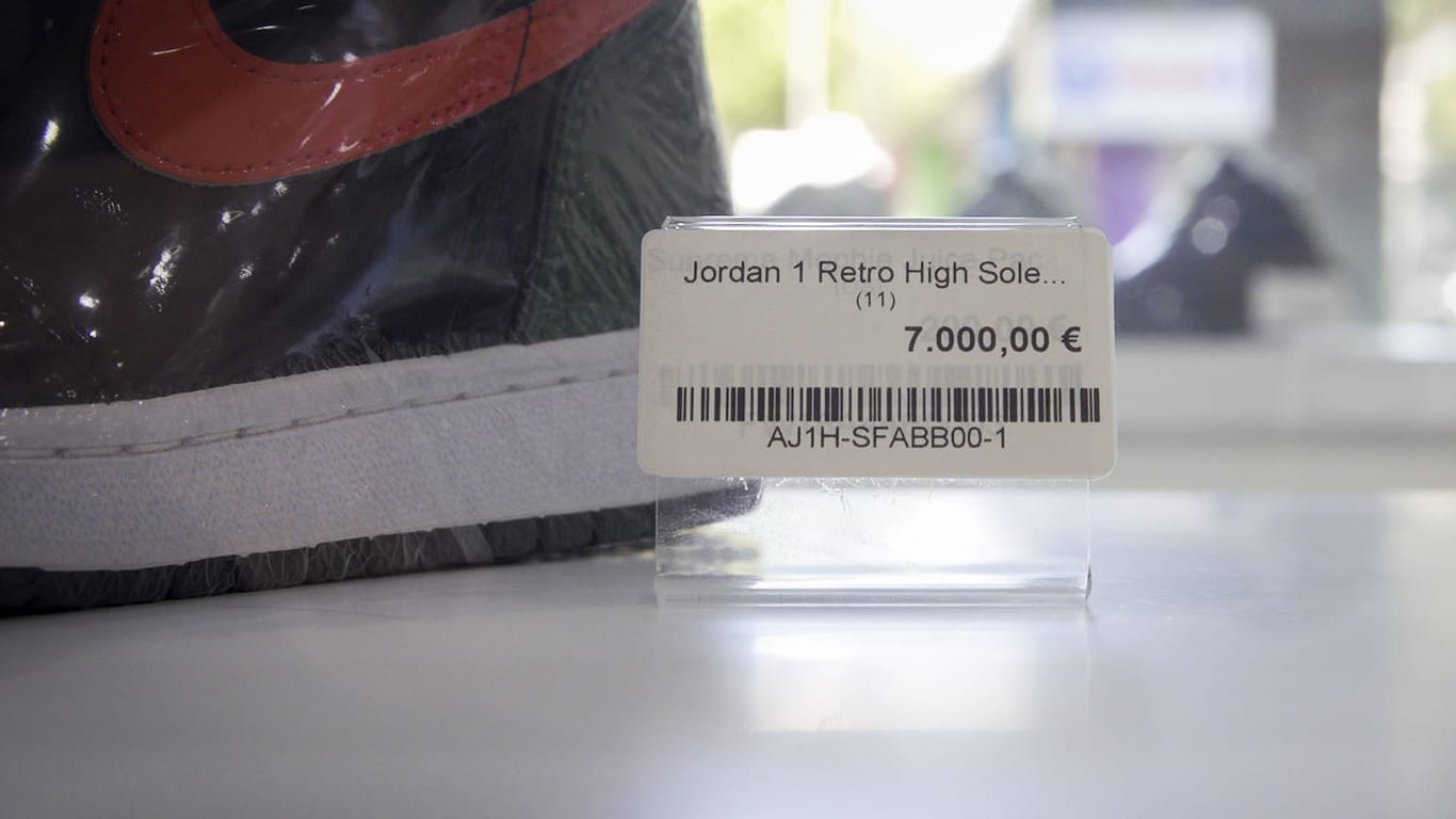Jordan 1 Retro in Folie verpackt: Die wertvolleren Sneaker benötigen besonderen Schutz.