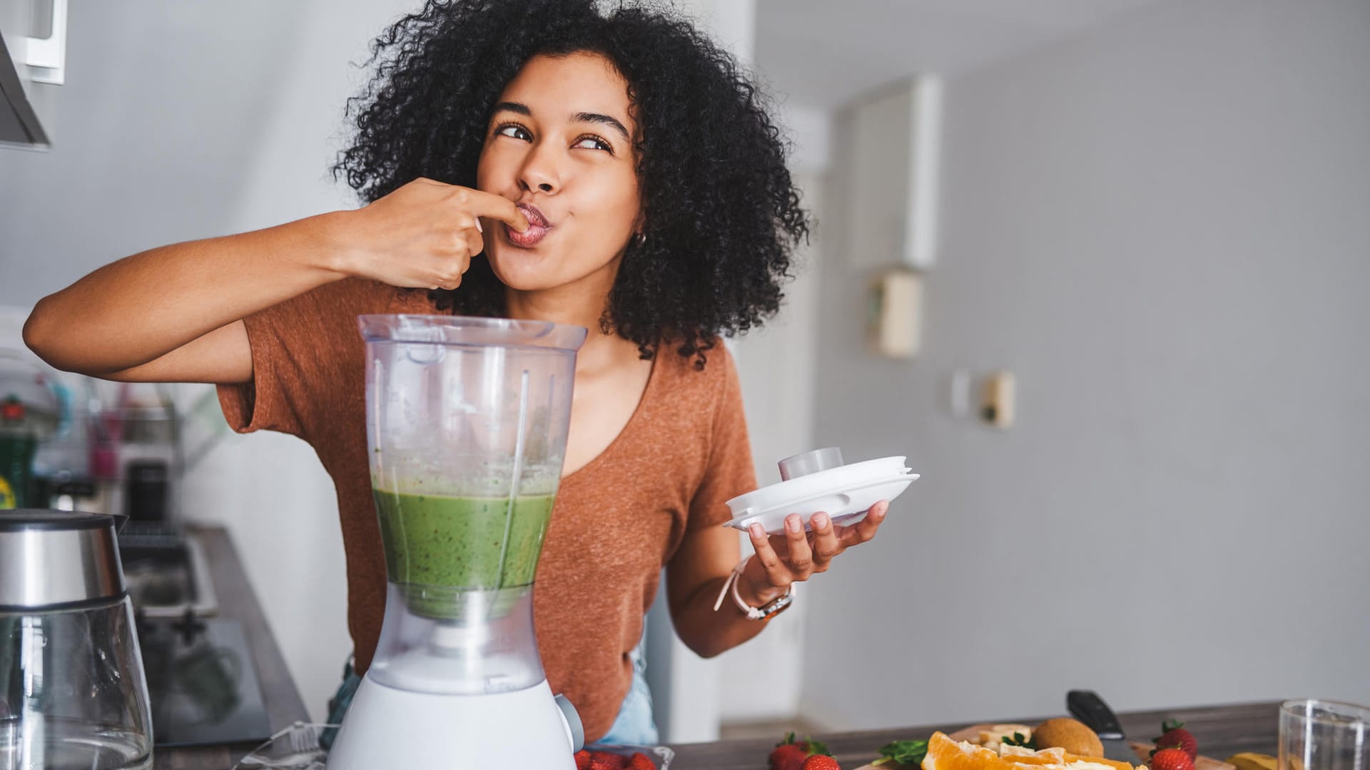 Mit einem guten Standmixer gelingen Smoothies, Suppen und Crushed Ice im Handumdrehen.