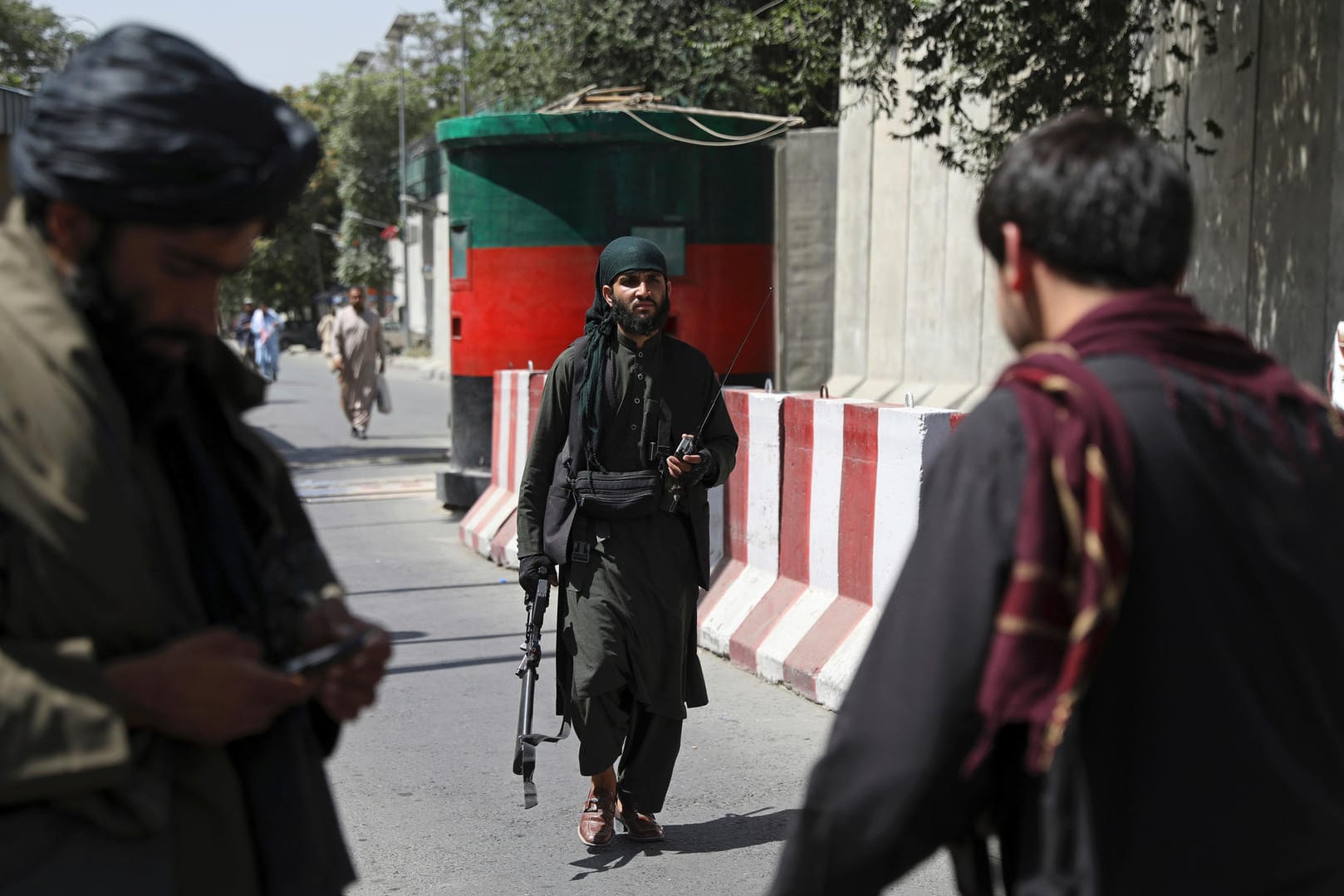 Taliban-Kämpfer in Kabul: Am Sonntag haben die islamistischen Terroristen die afghanische Hauptstadt eingenommen.