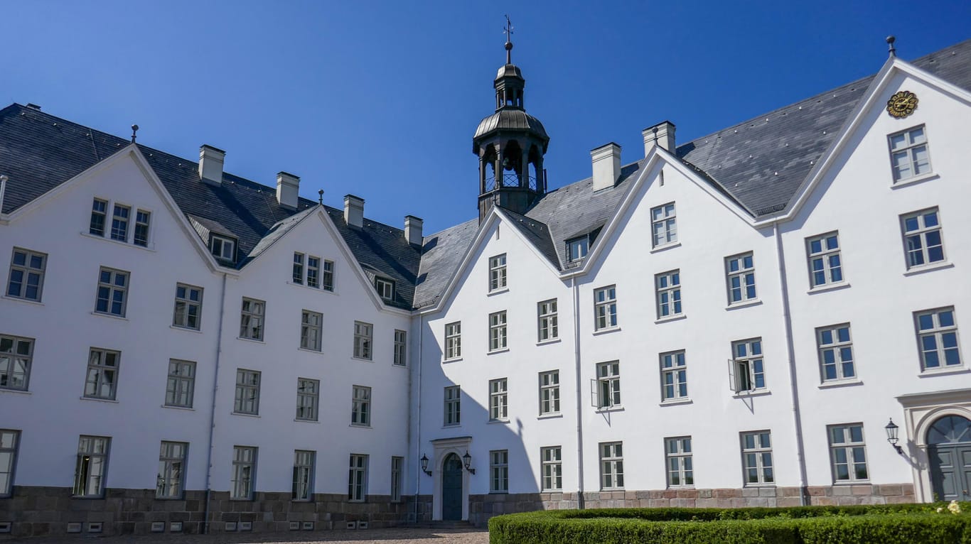 Das Plöner Schloss: Wo einst der dänische König residierte, lernen nun junge Augenoptiker ihr Handwerk.