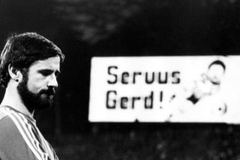 Der frühere Nationalspieler Gerd Müller war am Sonntag im Alter von 75 Jahren gstorben.