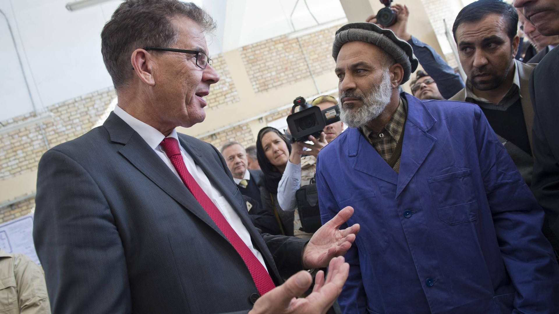 Entwicklungsminister Gerd Müller (CSU): 2014 besuchte er in Kabul die Berufsschule Afghan Technology Institute.