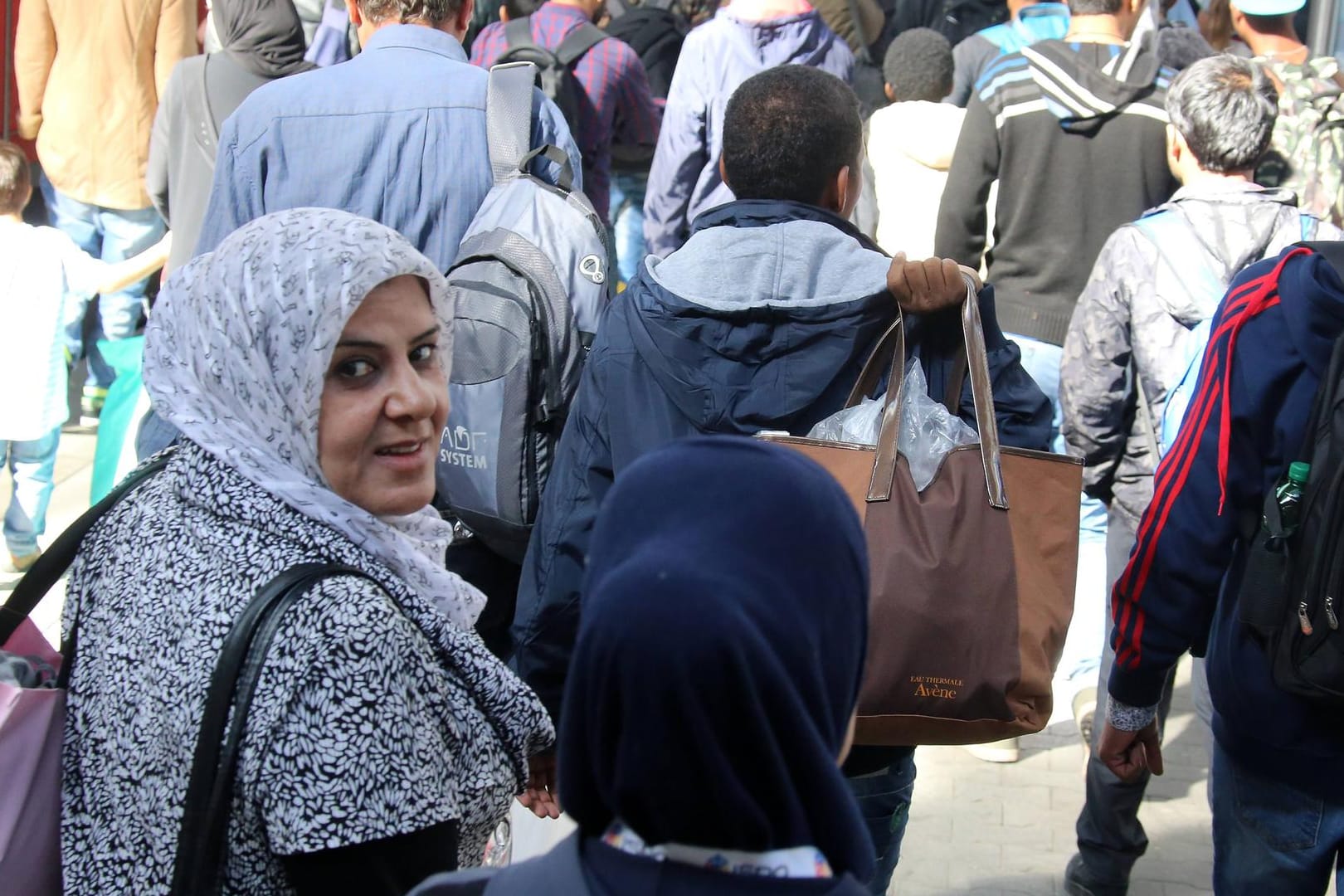 Flüchtlinge am Münchner Hauptbahnhof im September 2015 (Archivfoto): In diesem und dem folgenden Jahr kamen insgesamt mehr als 1,1 Millionen Asylsuchende nach Deutschland.