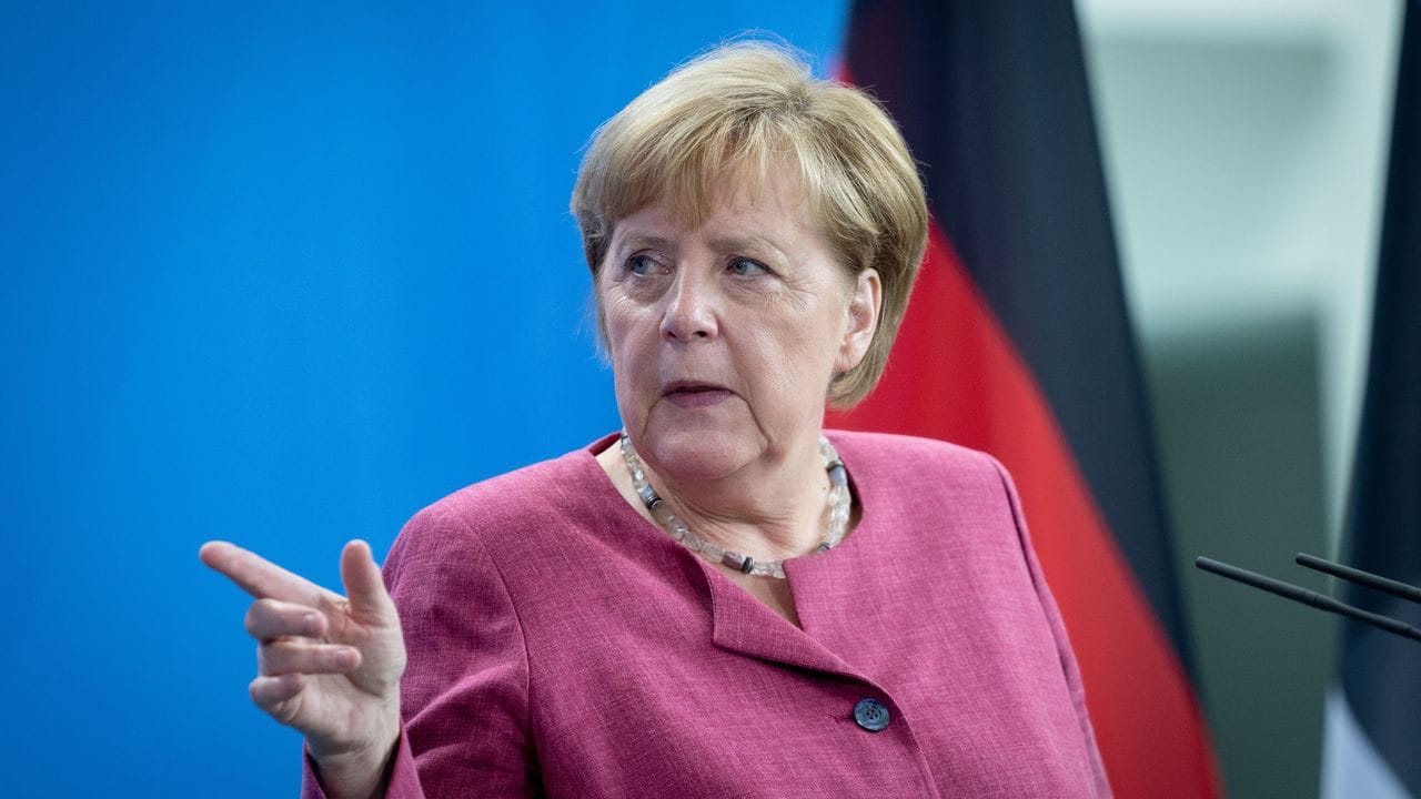 Bundeskanzlerin Merkel: "Bevor man über Kontingente spricht, muss man erst mal über sichere Möglichkeiten für Flüchtlinge in der Nachbarschaft von Afghanistan reden.