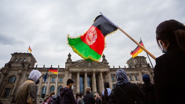 Demonstration für Luftbrücke aus Afghanistan Demonstration für Luftbrücke aus Afghanistan
