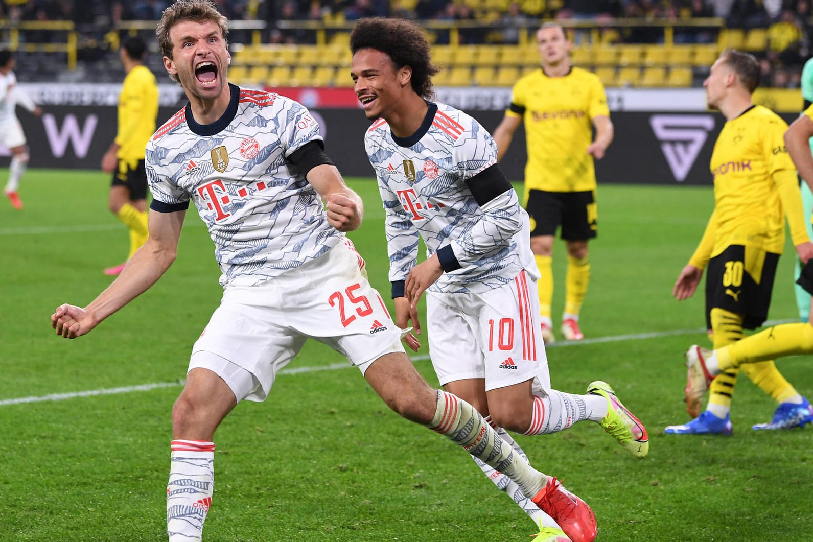 Energischer Jubel: Thomas Müller (l.) und Leroy Sané nach dem zwischenzeitlichen 2:0.