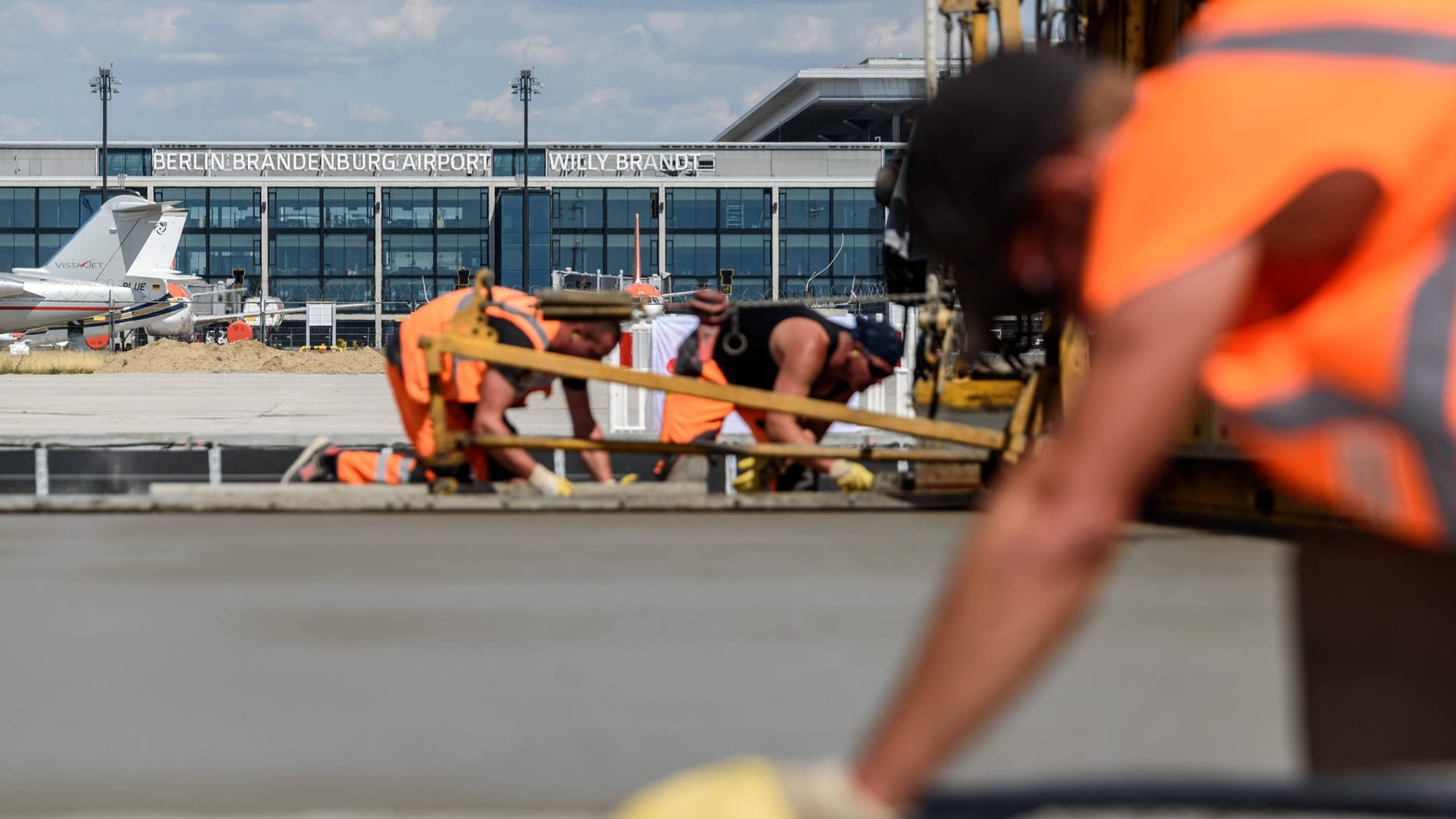 Baustelle am Flughafen Berlin-Brandenburg (Archivbild): Der neue Hauptstadtflughafen eröffnete mit erheblicher Verzögerung.