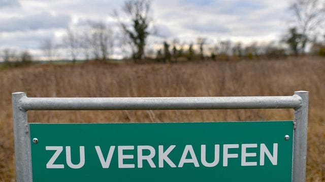 Darf hier wirklich gebaut werden? Wenn es sich um sogenanntes baureifes Land handelt, lautet die Antwort: Ja.