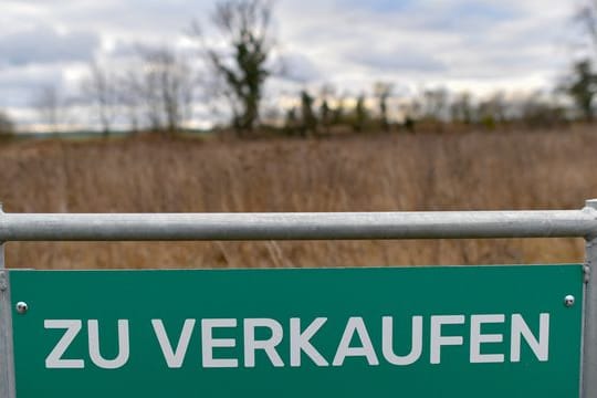 Darf hier wirklich gebaut werden? Wenn es sich um sogenanntes baureifes Land handelt, lautet die Antwort: Ja.