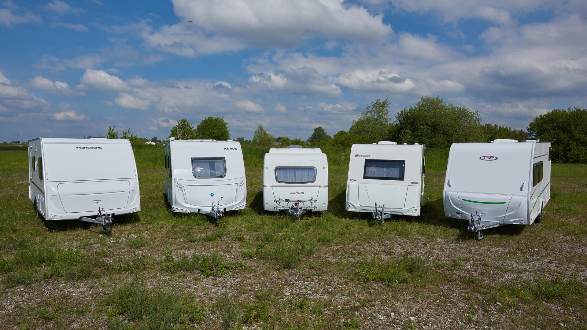 Einsteiger-Wohnmobile: Der ADAC testete fünf Modelle von Weinsberg, Knaus, Eriba, Sterckeman und LMC (v.l.).