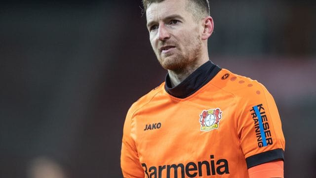 Torwart Lukas Hradecky hat nach dem Drama um den Dänen Christian Eriksen bei der Fußball-EM Konsequenzen gefordert.