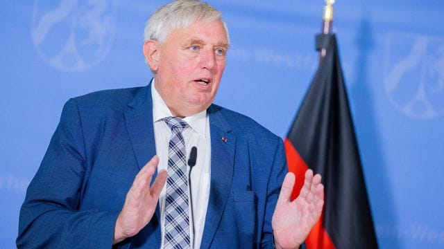 NRW-Soziaminister Laumann