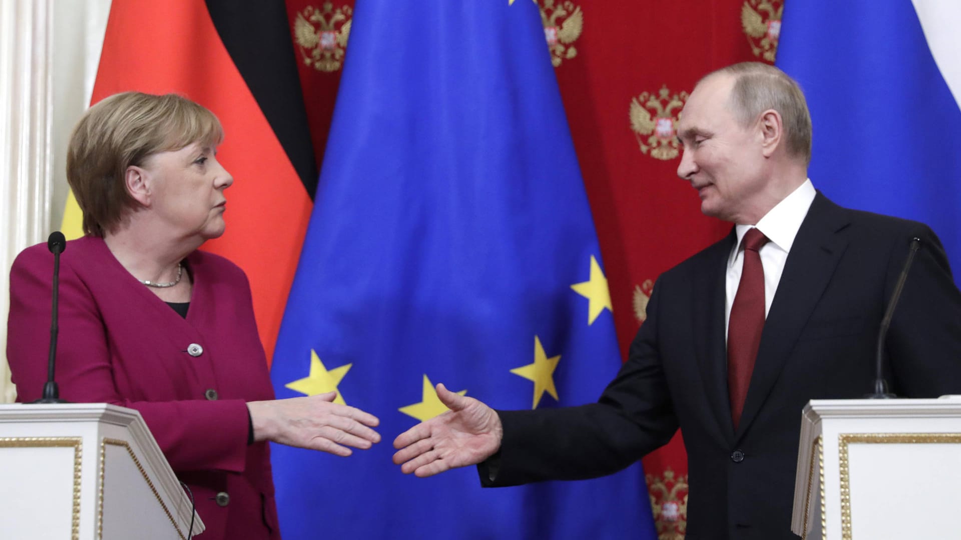 Angela Merkel und Wladimir Putin im Januar 2020 in Moskau: Bei der Reise der Kanzlerin am Freitag stehen konfliktträchtige Themen auf dem Programm.